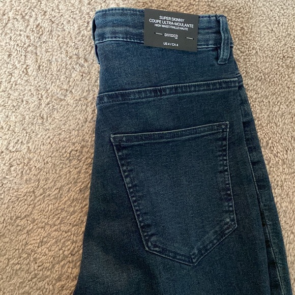 Brand new H&M skinny jeans - Picture 4 of 4